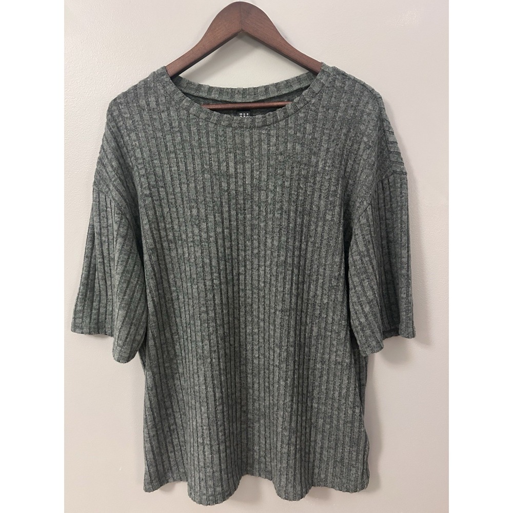 Soft ribbed SHEIN tee in gray size M. Relaxed fit.‎ 29" L 23" W - Picture 7 of 11
